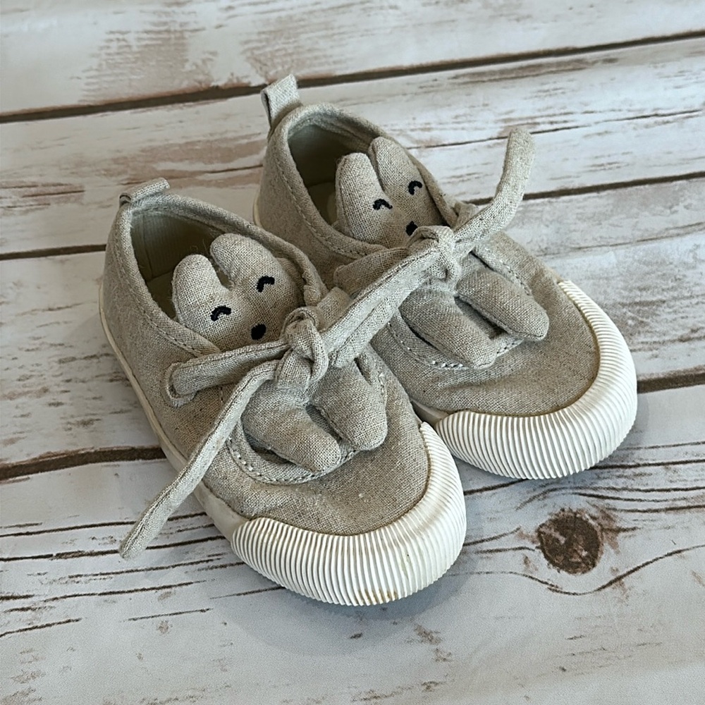 Zara toddler sneakers, size 21